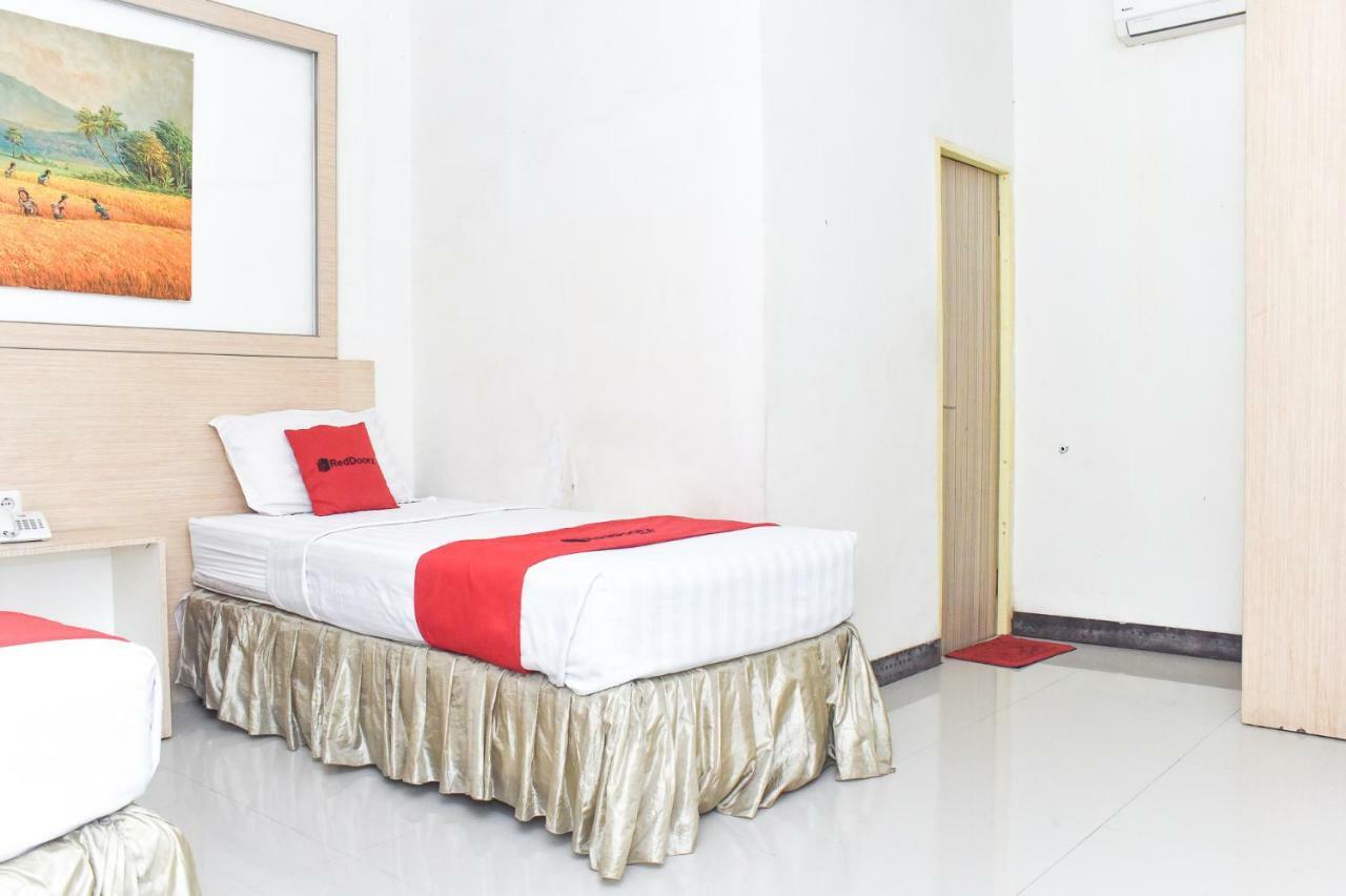 Reddoorz Plus Near Sultan Hasanuddin Airport Ξενοδοχείο Μακασάρ Εξωτερικό φωτογραφία