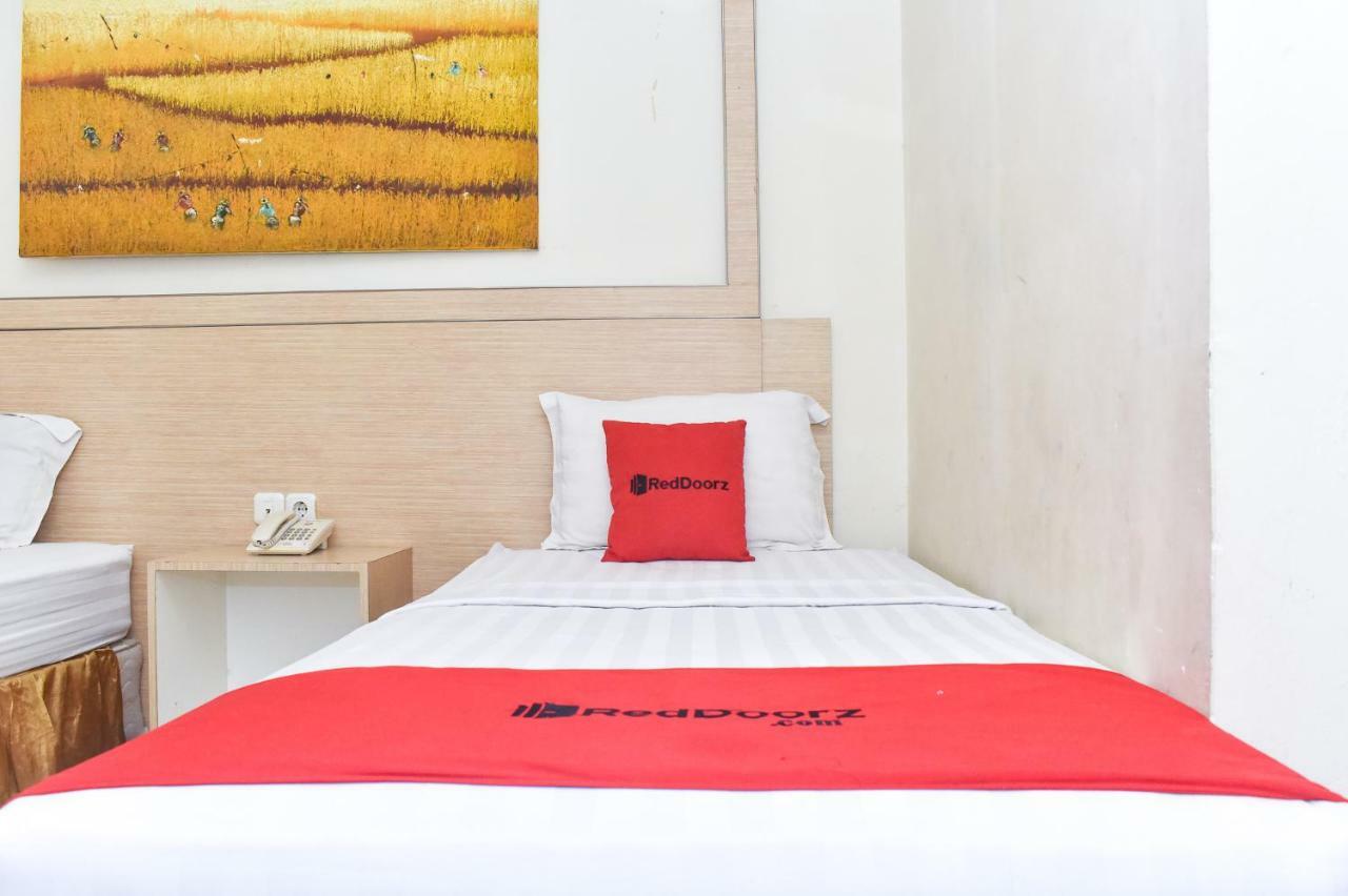 Reddoorz Plus Near Sultan Hasanuddin Airport Ξενοδοχείο Μακασάρ Εξωτερικό φωτογραφία